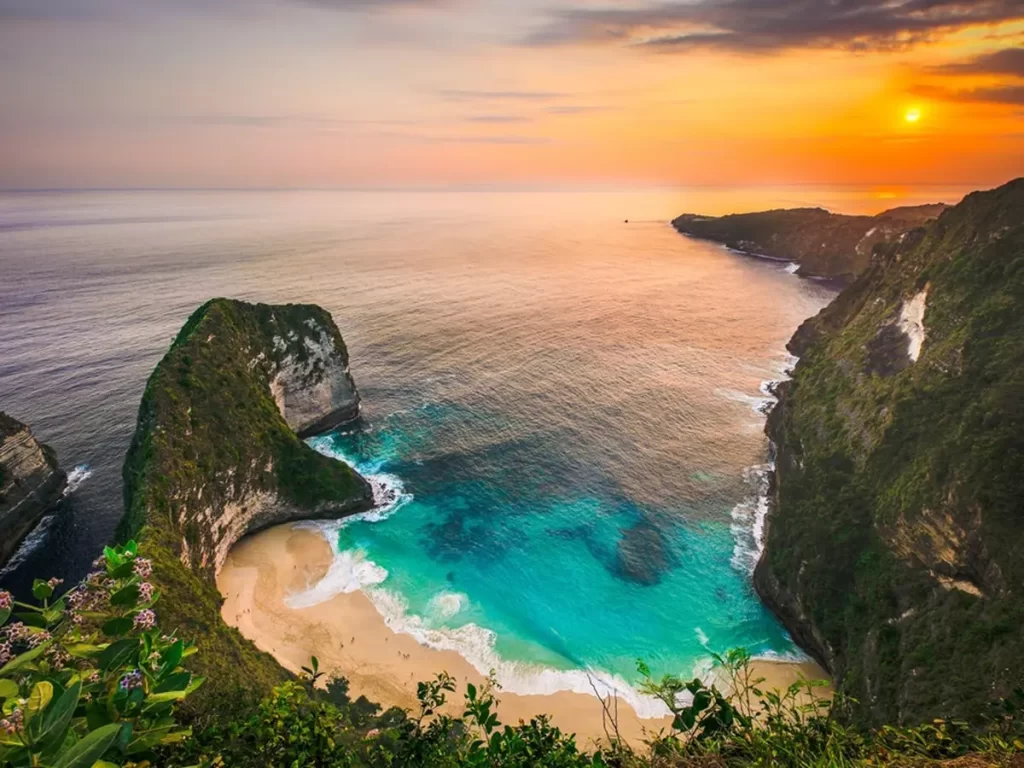 kelingking beach nusa penida