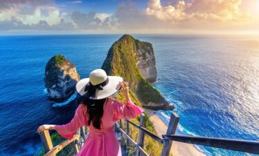 nusa penida kelingking beach