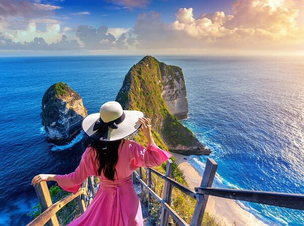nusa penida kelingking beach