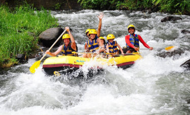 rafting ubud bali ayng river