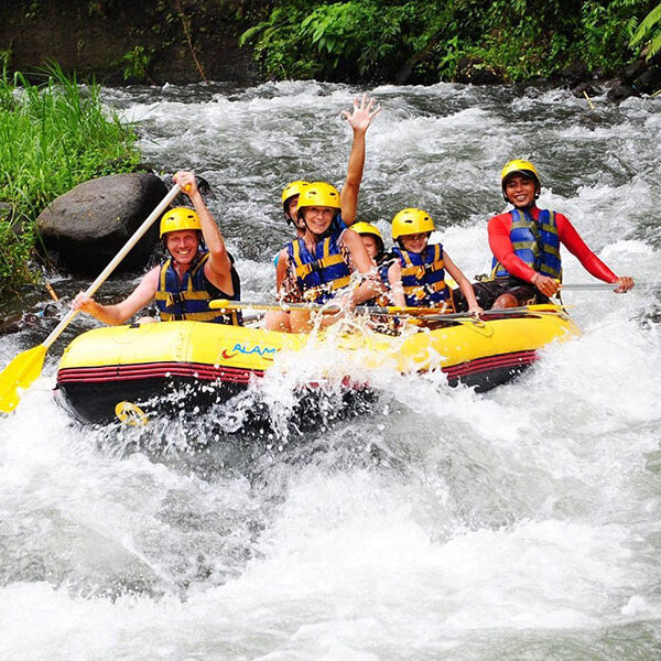 rafting ubud bali ayng river