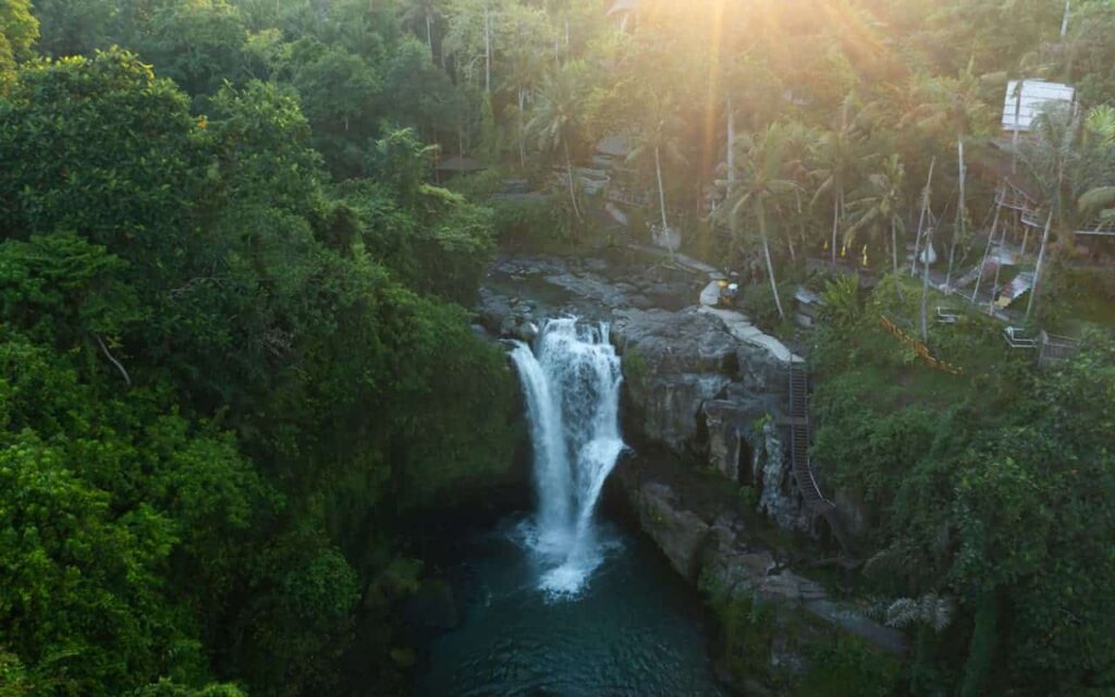 tegenungan waterfall 2