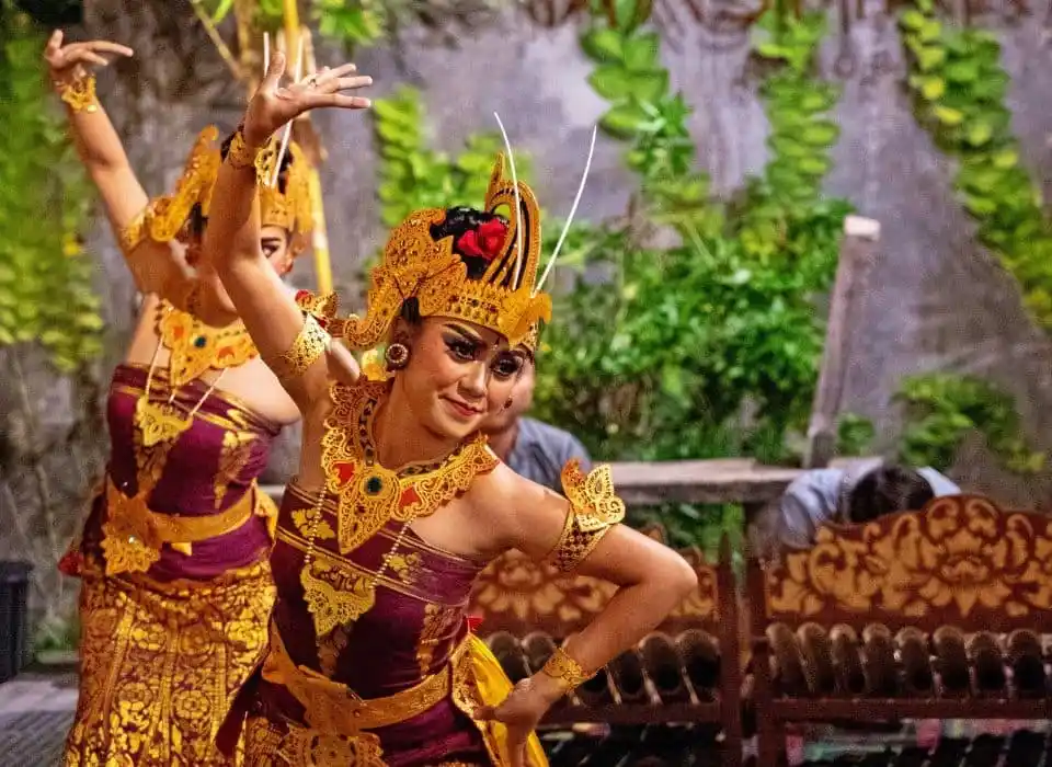 ubud dance performance