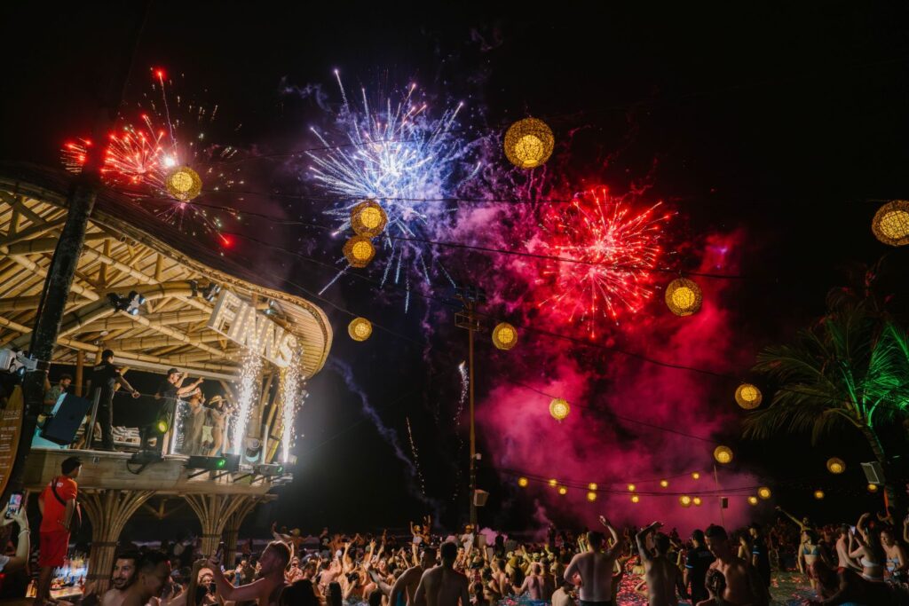 Finns beach club bali