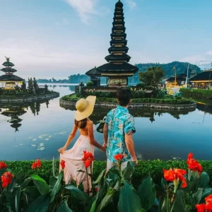 danau beratan temple bali