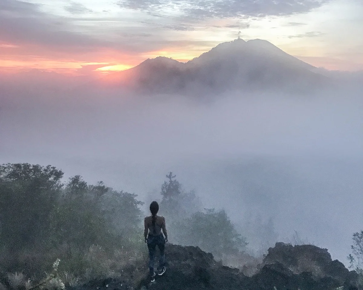 https://images.squarespace-cdn.com/content/v1/5a4188e76f4ca304bb0e99ab/1532539302547-EZUB7CSI6LR45HT6EJS9/mount-batur-sunrise-trekking%2B%281%2Bof%2B14%29.JPG