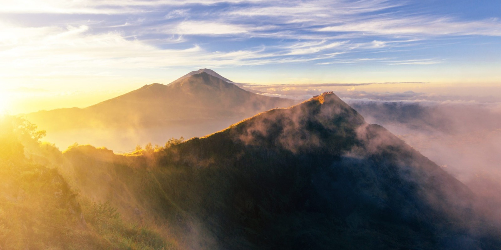 https://cdn.tripspoint.com/uploads/photos/744/mount-batur-volcano-sunrise-trekking_mPnmx.jpeg